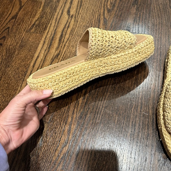 Prada S23 35mm Raffia Platform Sandal. Size 8. Excellent condition. - Picture 4 of 4